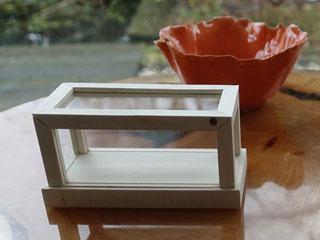 Vitrine met forse randen